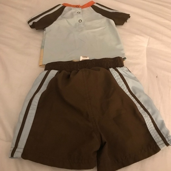 Disney Baby 6-9‎ Months Swim Trunks and Shirt - Picture 2 of 4